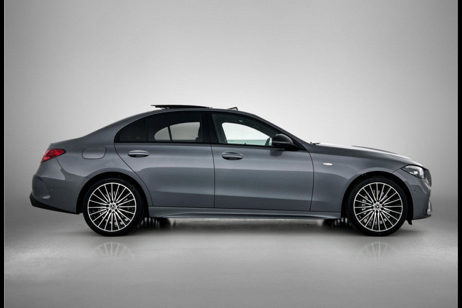 Mercedes-Benz C-Klasse 300 e Business Solution AMG | Trekhaak | Middenconsole metaalstructuur | Nightpakket | Panoramaschuifdak | Smartphone integratie | Parkeerpakket met 360°-camera | 19" multispaaks AMG-velgen |