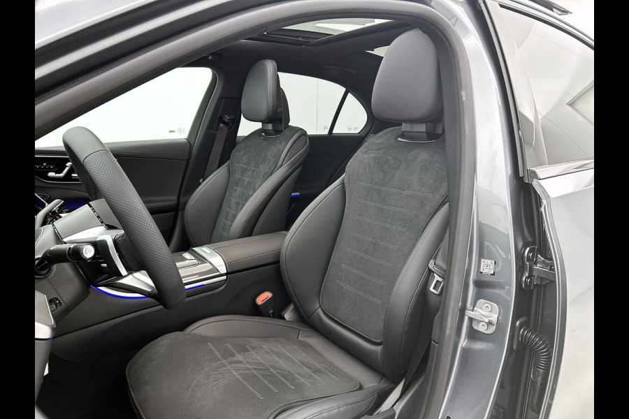 Mercedes-Benz C-Klasse 300 e Business Solution AMG | Trekhaak | Middenconsole metaalstructuur | Nightpakket | Panoramaschuifdak | Smartphone integratie | Parkeerpakket met 360°-camera | 19" multispaaks AMG-velgen |