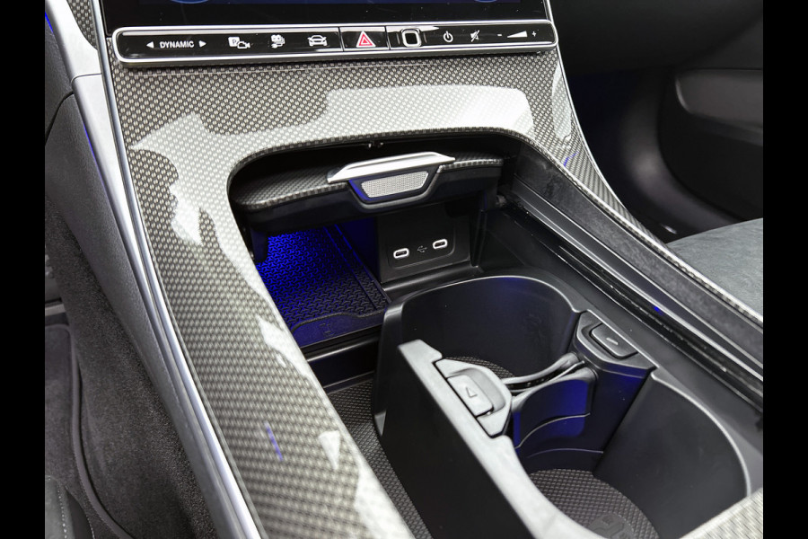 Mercedes-Benz C-Klasse 300 e Business Solution AMG | Trekhaak | Middenconsole metaalstructuur | Nightpakket | Panoramaschuifdak | Smartphone integratie | Parkeerpakket met 360°-camera | 19" multispaaks AMG-velgen |