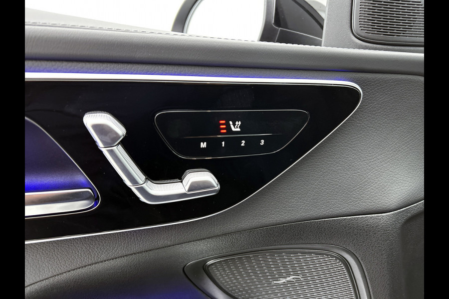 Mercedes-Benz C-Klasse 300 e Business Solution AMG | Trekhaak | Middenconsole metaalstructuur | Nightpakket | Panoramaschuifdak | Smartphone integratie | Parkeerpakket met 360°-camera | 19" multispaaks AMG-velgen |