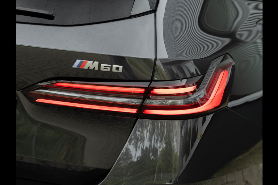 BMW i5 Touring M60 xDrive - Pano - Trekhaak - Driving Ass Prof - Onderstel Prof - Harman Kardon