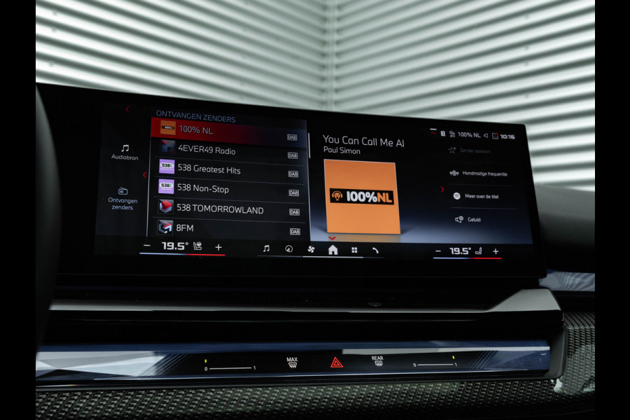 BMW i5 Touring M60 xDrive - Pano - Trekhaak - Driving Ass Prof - Onderstel Prof - Harman Kardon