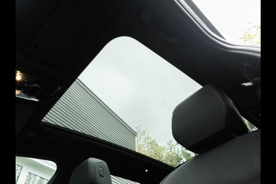 BMW i5 Touring M60 xDrive - Pano - Trekhaak - Driving Ass Prof - Onderstel Prof - Harman Kardon