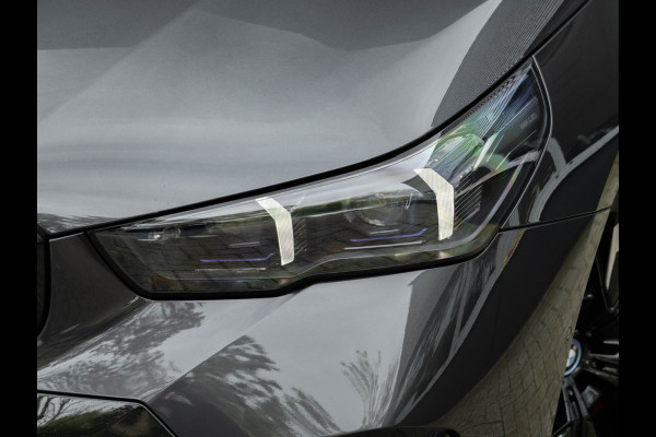 BMW i5 Touring M60 xDrive - Pano - Trekhaak - Driving Ass Prof - Onderstel Prof - Harman Kardon