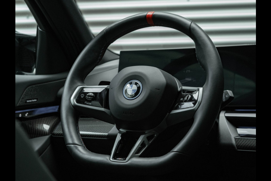 BMW i5 Touring M60 xDrive - Pano - Trekhaak - Driving Ass Prof - Onderstel Prof - Harman Kardon