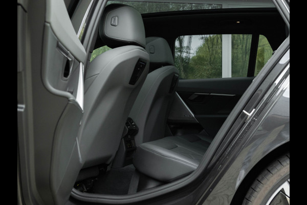 BMW i5 Touring M60 xDrive - Pano - Trekhaak - Driving Ass Prof - Onderstel Prof - Harman Kardon