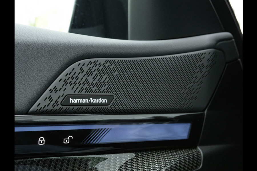 BMW i5 Touring M60 xDrive - Pano - Trekhaak - Driving Ass Prof - Onderstel Prof - Harman Kardon