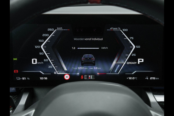 BMW i5 Touring M60 xDrive - Pano - Trekhaak - Driving Ass Prof - Onderstel Prof - Harman Kardon