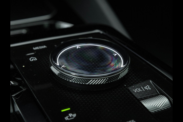 BMW i5 Touring M60 xDrive - Pano - Trekhaak - Driving Ass Prof - Onderstel Prof - Harman Kardon