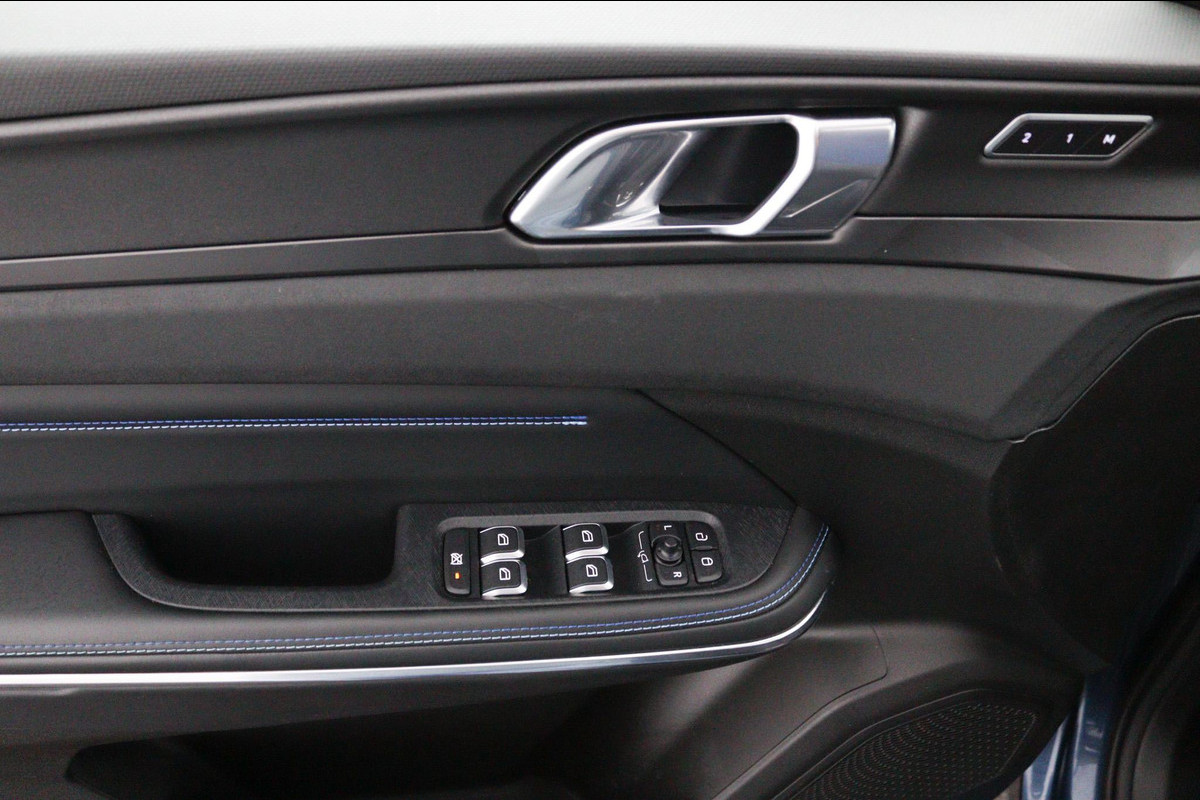 Lynk & Co 01 1.5*PLUG-IN*PANO*ACC*CARPLAY*ECC