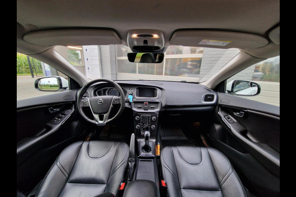 Volvo V40 2.0 T3 Dynamic Edition|Trekhaak|Pano||leder|H&D|LED|18-inch|Camera|