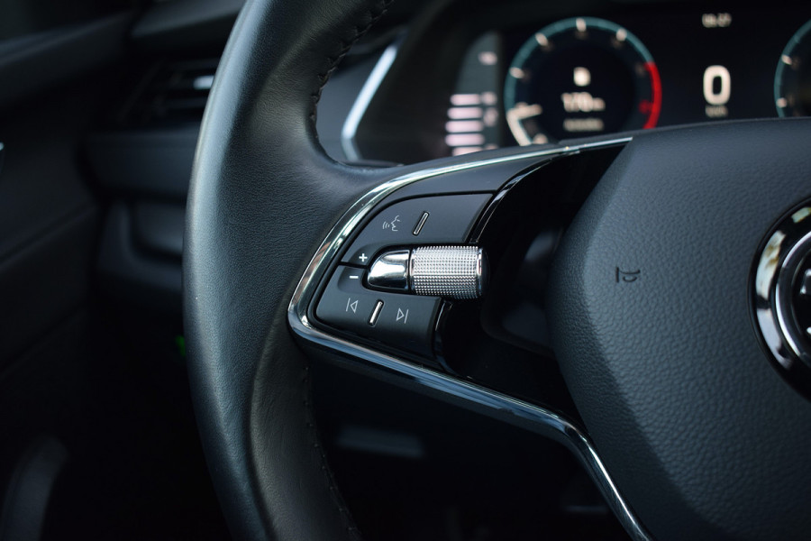 Škoda Octavia Combi 1.0 TSI Ambition | Trekhaak | Apple CarPlay | Virtual | Privacy