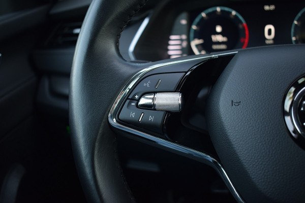 Škoda Octavia Combi 1.0 TSI Ambition | Trekhaak | Apple CarPlay | Virtual | Privacy