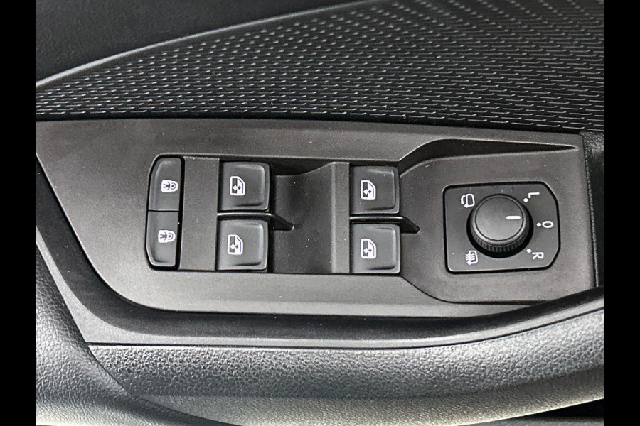 Škoda Octavia 1.0 TSI Business Edition Navigatie Airco Cruise Control Lichtmetalen velgen