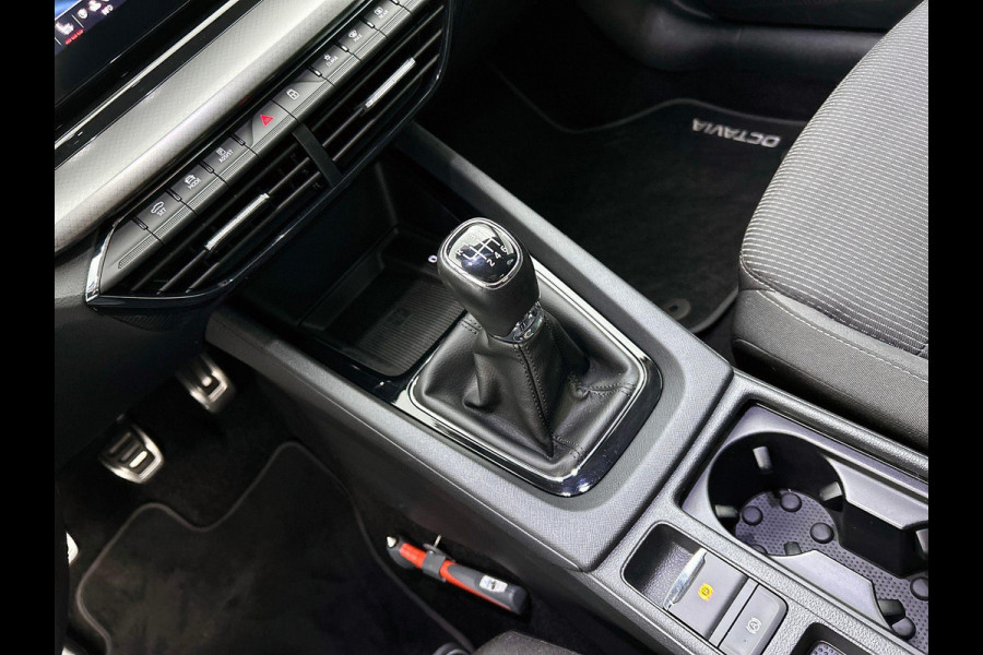 Škoda Octavia 1.0 TSI Business Edition Navigatie Airco Cruise Control Lichtmetalen velgen