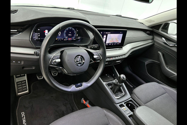 Škoda Octavia 1.0 TSI Business Edition Navigatie Airco Cruise Control Lichtmetalen velgen