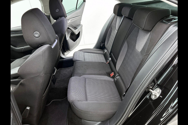 Škoda Octavia 1.0 TSI Business Edition Navigatie Airco Cruise Control Lichtmetalen velgen