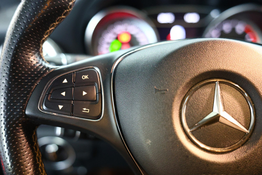 Mercedes-Benz CLA-Klasse 180 Business Solution AMG LED NAVI AIRCO PDC STOELVW BT '17