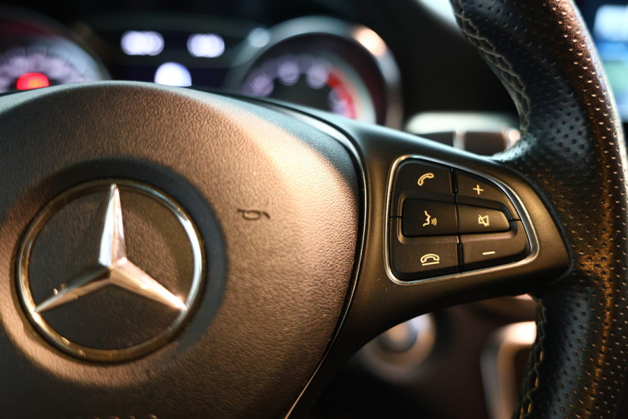 Mercedes-Benz CLA-Klasse 180 Business Solution AMG LED NAVI AIRCO PDC STOELVW BT '17