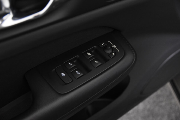Volvo V60 2.0 B3 Geartronic *1ste Eigenaar*Navigatie*Trekhaak*