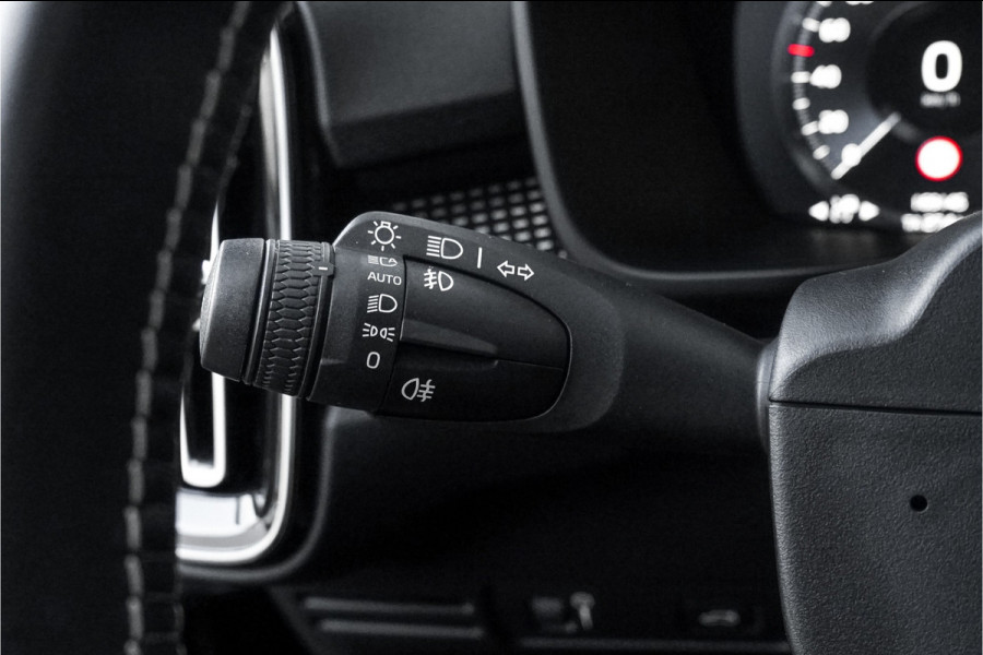 Volvo XC40 1.5 T3 R-Design 164PK Automaat ACC Camera 18"