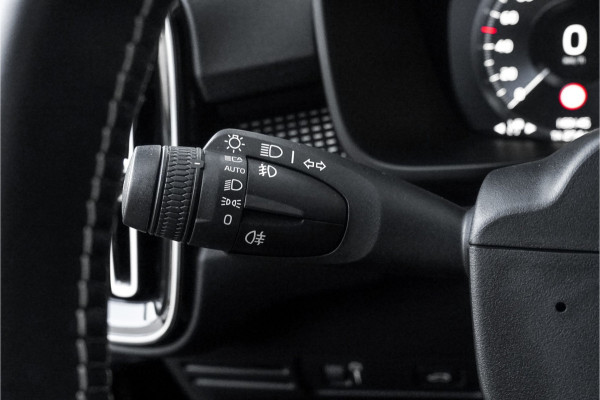 Volvo XC40 1.5 T3 R-Design 164PK Automaat ACC Camera 18"