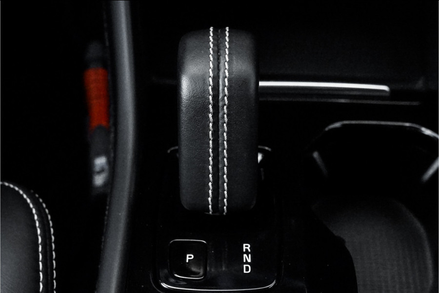Volvo XC40 1.5 T3 R-Design 164PK Automaat ACC Camera 18"