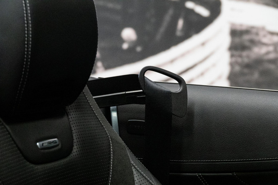 Mercedes-Benz C-Klasse Cabrio AMG 63 *Burmester / Memory / Head-Up Display / Stoelventilatie / Nekverwarming*