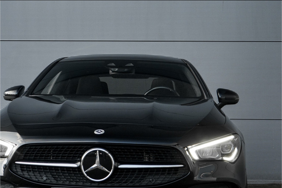 Mercedes-Benz CLA-Klasse 250 e Premium AMG Night Pano Camera Distronic 19"