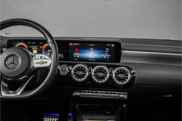 Mercedes-Benz CLA-Klasse 250 e Premium AMG Night Pano Camera Distronic 19"