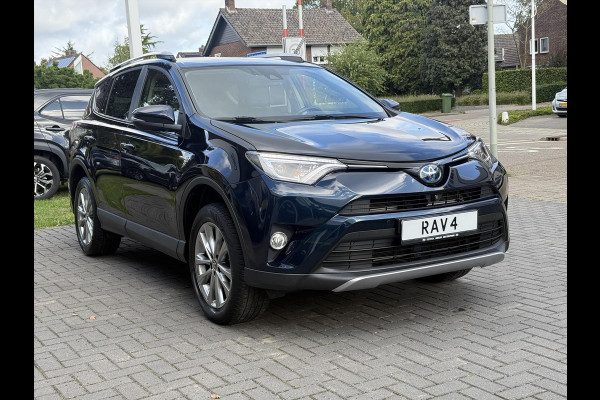 Toyota RAV4 2.5 Hybrid AWD Energy Plus | JBL, Trekhaak, Navigatie, Leer, Stoelverwarming, Geheugenfunctie, 360 Camera, 1.650KG Trekgewicht Toyota RAV4 2.5 Hybrid AWD Energy Plus | JBL, Trekhaak, Navigatie, Leer, Stoelverwarming, Geheugenfunctie, 360 Camera, 1.650KG Trekgewicht