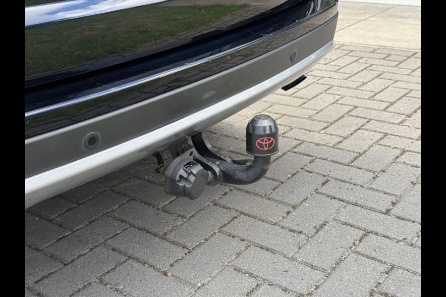 Toyota RAV4 2.5 Hybrid AWD Energy Plus | JBL, Trekhaak, Navigatie, Leer, Stoelverwarming, Geheugenfunctie, 360 Camera, 1.650KG Trekgewicht Toyota RAV4 2.5 Hybrid AWD Energy Plus | JBL, Trekhaak, Navigatie, Leer, Stoelverwarming, Geheugenfunctie, 360 Camera, 1.650KG Trekgewicht