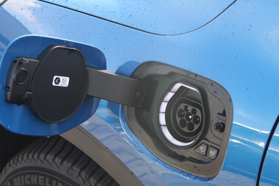 Ford Kuga 2.5 PHEV Titanium Zuid | 243pk | Driver Assistance Pack | Winterpack | Wegklapbare Trekhaak | All Weatherbanden
