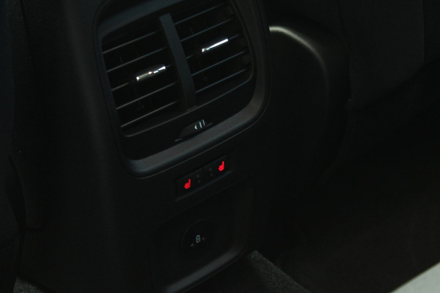 Ford Kuga 2.5 PHEV Titanium Zuid | 243pk | Driver Assistance Pack | Winterpack | Wegklapbare Trekhaak | All Weatherbanden