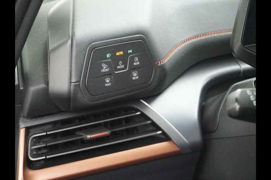 CUPRA Born Business Plus 62 kWh VAN: 28.900,- VOOR: 26.440,- UW HERFSTVOORDEEL: 2.460,- ADD. CRUISE CONTROLE | CAMERA | 19 INCH / ALL SEASON BANDEN \ HEAD-UP DISPLAY | VEEL OPTIES \ RIJKLAAR MET GARANTIE
