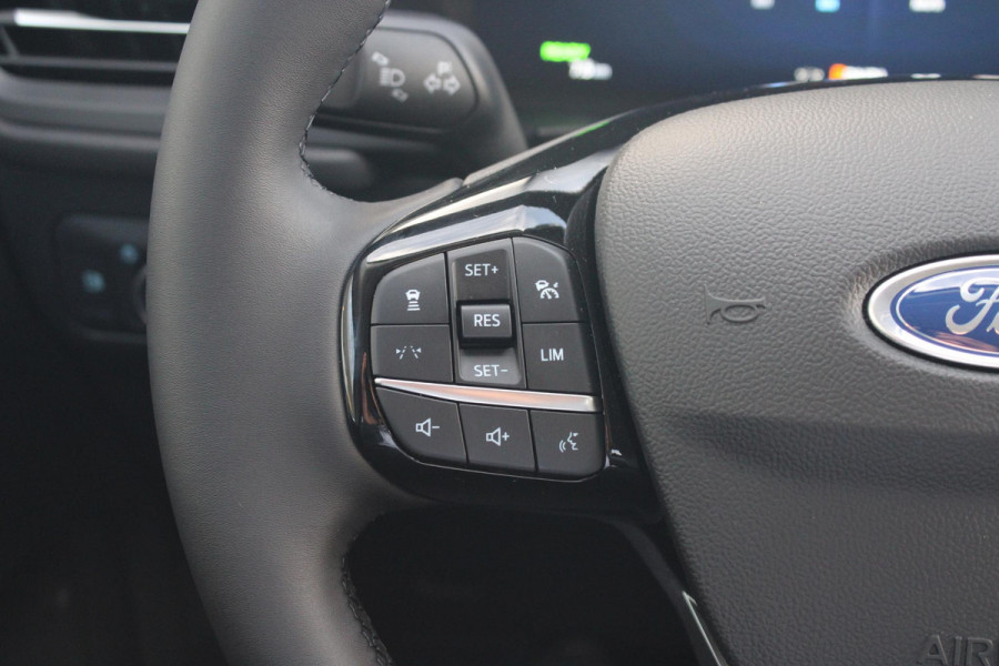 Ford Kuga 2.5 PHEV Titanium Zuid | 243pk | Driver Assistance Pack | Winterpack | Wegklapbare Trekhaak | All Weatherbanden