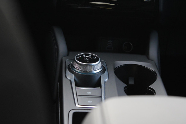 Ford Kuga 2.5 PHEV Titanium Zuid | 243pk | Driver Assistance Pack | Winterpack | Wegklapbare Trekhaak | All Weatherbanden