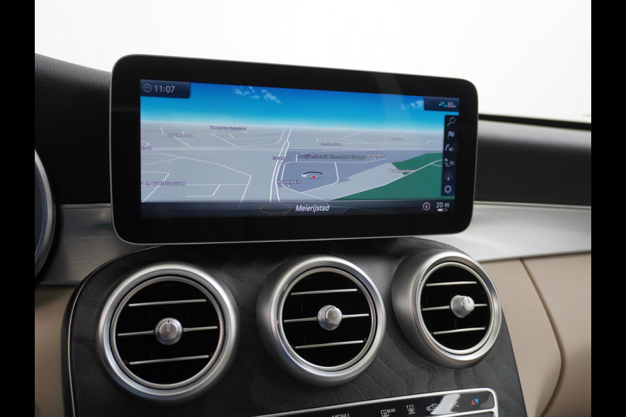 Mercedes-Benz C-Klasse Estate 300e PHEV Hybrid Automaat Leder Virtual Cockpit Apple Carplay Android Auto Adaptive-Cruise Lane-Assist High Performance-L Keyless Dual-Ecc Distronic+ Rijassistentiepakket Park-Assist Verkeersbord-Herkenning Origineel Nederlandse Auto Nieuwprijs €59.000 320PK 700Nm Koppel