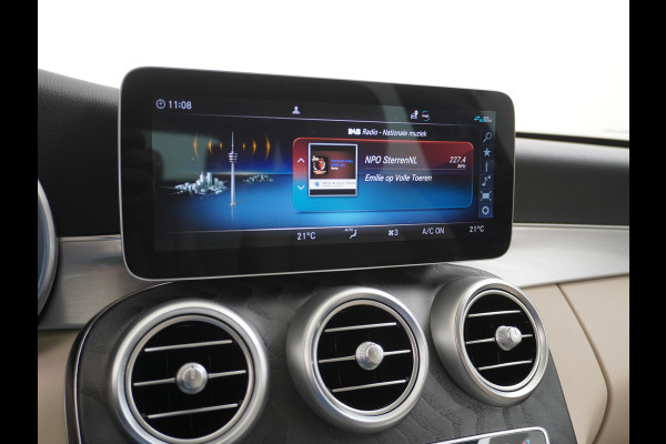 Mercedes-Benz C-Klasse Estate 300e PHEV Hybrid Automaat Leder Virtual Cockpit Apple Carplay Android Auto Adaptive-Cruise Lane-Assist High Performance-L Keyless Dual-Ecc Distronic+ Rijassistentiepakket Park-Assist Verkeersbord-Herkenning Origineel Nederlandse Auto Nieuwprijs €59.000 320PK 700Nm Koppel
