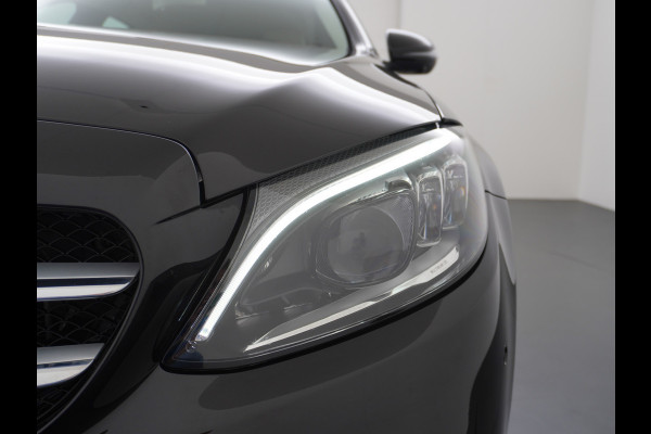 Mercedes-Benz C-Klasse Estate 300e PHEV Hybrid Automaat Leder Virtual Cockpit Apple Carplay Android Auto Adaptive-Cruise Lane-Assist High Performance-L Keyless Dual-Ecc Distronic+ Rijassistentiepakket Park-Assist Verkeersbord-Herkenning Origineel Nederlandse Auto Nieuwprijs €59.000 320PK 700Nm Koppel