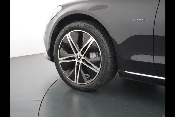 Mercedes-Benz C-Klasse Estate 300e PHEV Hybrid Automaat Leder Virtual Cockpit Apple Carplay Android Auto Adaptive-Cruise Lane-Assist High Performance-L Keyless Dual-Ecc Distronic+ Rijassistentiepakket Park-Assist Verkeersbord-Herkenning Origineel Nederlandse Auto Nieuwprijs €59.000 320PK 700Nm Koppel