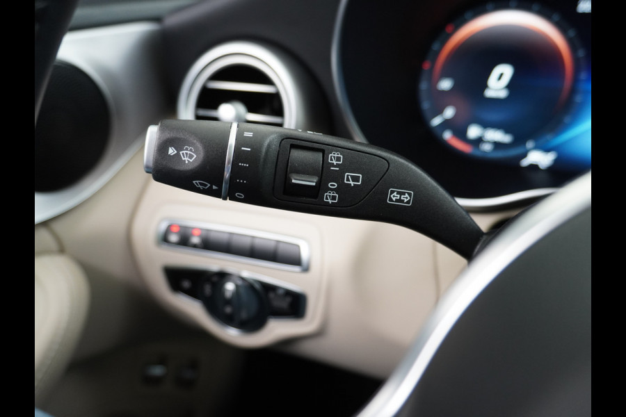 Mercedes-Benz C-Klasse Estate 300e PHEV Hybrid Automaat Leder Virtual Cockpit Apple Carplay Android Auto Adaptive-Cruise Lane-Assist High Performance-L Keyless Dual-Ecc Distronic+ Rijassistentiepakket Park-Assist Verkeersbord-Herkenning Origineel Nederlandse Auto Nieuwprijs €59.000 320PK 700Nm Koppel