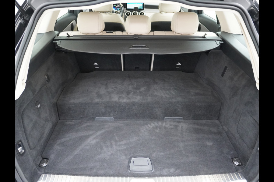 Mercedes-Benz C-Klasse Estate 300e PHEV Hybrid Automaat Leder Virtual Cockpit Apple Carplay Android Auto Adaptive-Cruise Lane-Assist High Performance-L Keyless Dual-Ecc Distronic+ Rijassistentiepakket Park-Assist Verkeersbord-Herkenning Origineel Nederlandse Auto Nieuwprijs €59.000 320PK 700Nm Koppel