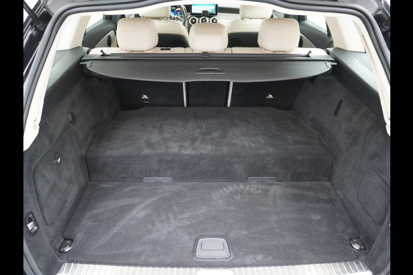 Mercedes-Benz C-Klasse Estate 300e PHEV Hybrid Automaat Leder Virtual Cockpit Apple Carplay Android Auto Adaptive-Cruise Lane-Assist High Performance-L Keyless Dual-Ecc Distronic+ Rijassistentiepakket Park-Assist Verkeersbord-Herkenning Origineel Nederlandse Auto Nieuwprijs €59.000 320PK 700Nm Koppel