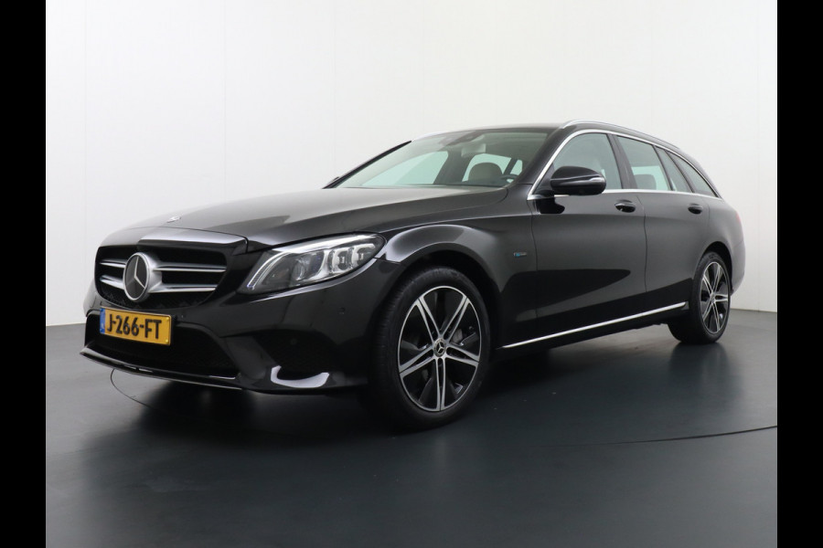 Mercedes-Benz C-Klasse Estate 300e PHEV Hybrid Automaat Leder Virtual Cockpit Apple Carplay Android Auto Adaptive-Cruise Lane-Assist High Performance-L Keyless Dual-Ecc Distronic+ Rijassistentiepakket Park-Assist Verkeersbord-Herkenning Origineel Nederlandse Auto Nieuwprijs €59.000 320PK 700Nm Koppel