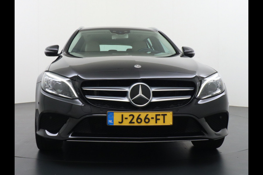 Mercedes-Benz C-Klasse Estate 300e PHEV Hybrid Automaat Leder Virtual Cockpit Apple Carplay Android Auto Adaptive-Cruise Lane-Assist High Performance-L Keyless Dual-Ecc Distronic+ Rijassistentiepakket Park-Assist Verkeersbord-Herkenning Origineel Nederlandse Auto Nieuwprijs €59.000 320PK 700Nm Koppel
