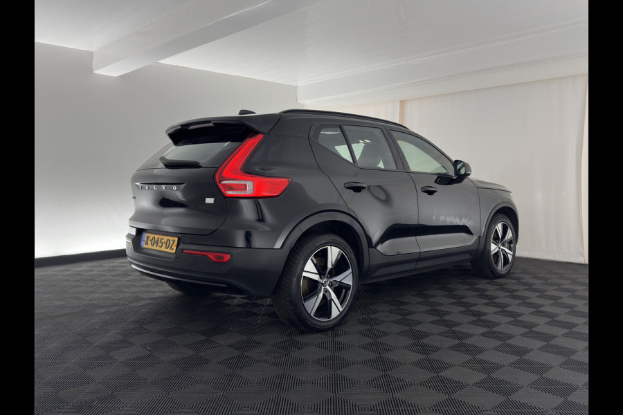 Volvo XC40 Recharge P8 AWD R-Design [ 3-Fase ] { SOH-89%} (INCL-BTW) *PANO | LEATHER-ALCANTARA | DIGI-COCKPIT | FULL-LED | PREMIUM-AUDIO | CARPLAY | KEYLESS | NAVI-FULLMAP | ECC | PDC | HEATED-SPORTSEATS | BLIS | PRIVACY-GLASS | 19''ALU*
