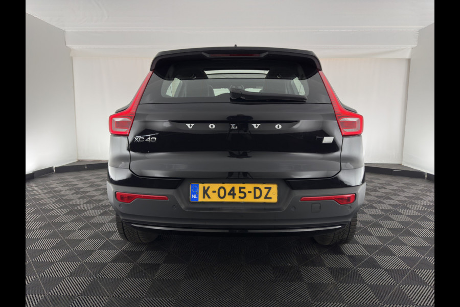 Volvo XC40 Recharge P8 AWD R-Design [ 3-Fase ] { SOH-89%} (INCL-BTW) *PANO | LEATHER-ALCANTARA | DIGI-COCKPIT | FULL-LED | PREMIUM-AUDIO | CARPLAY | KEYLESS | NAVI-FULLMAP | ECC | PDC | HEATED-SPORTSEATS | BLIS | PRIVACY-GLASS | 19''ALU*