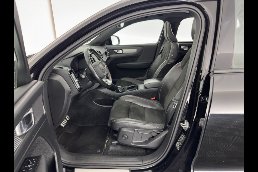 Volvo XC40 Recharge P8 AWD R-Design [ 3-Fase ] { SOH-89%} (INCL-BTW) *PANO | LEATHER-ALCANTARA | DIGI-COCKPIT | FULL-LED | PREMIUM-AUDIO | CARPLAY | KEYLESS | NAVI-FULLMAP | ECC | PDC | HEATED-SPORTSEATS | BLIS | PRIVACY-GLASS | 19''ALU*