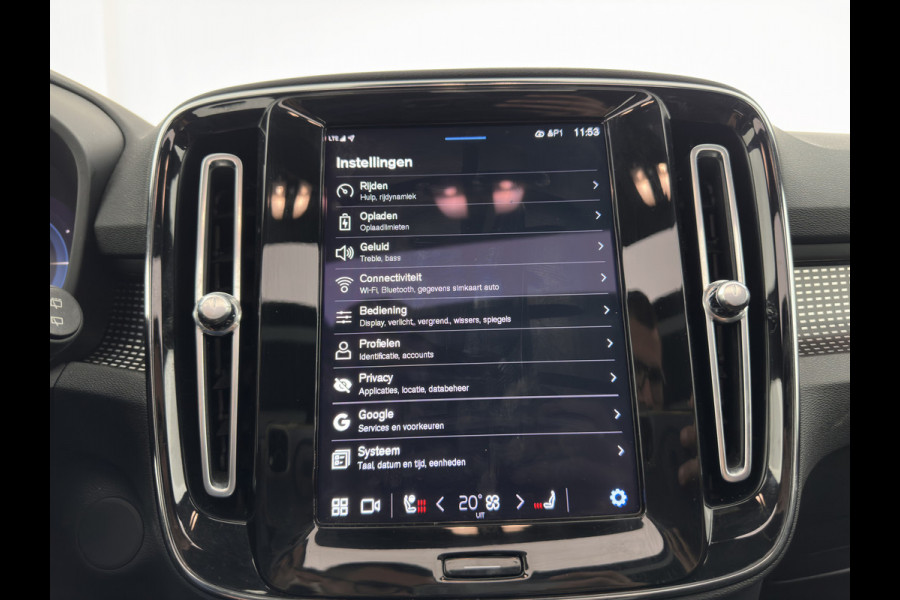 Volvo XC40 Recharge P8 AWD R-Design [ 3-Fase ] { SOH-89%} (INCL-BTW) *PANO | LEATHER-ALCANTARA | DIGI-COCKPIT | FULL-LED | PREMIUM-AUDIO | CARPLAY | KEYLESS | NAVI-FULLMAP | ECC | PDC | HEATED-SPORTSEATS | BLIS | PRIVACY-GLASS | 19''ALU*